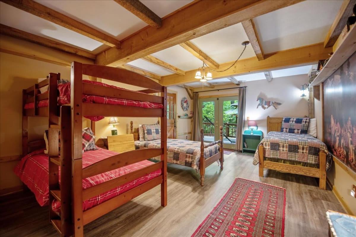 Waterfront Mountain Cabin With Hot Tub Villa Blue Ridge Eksteriør billede